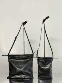 Picture of Balenciaga Handbags _SKUfw224475492fw